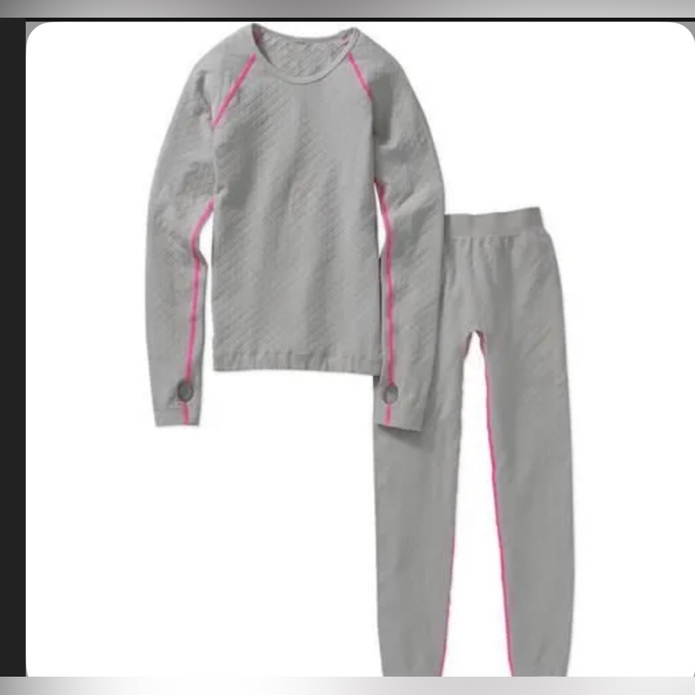 NWT girls ' 2-Piece Base Layer Set